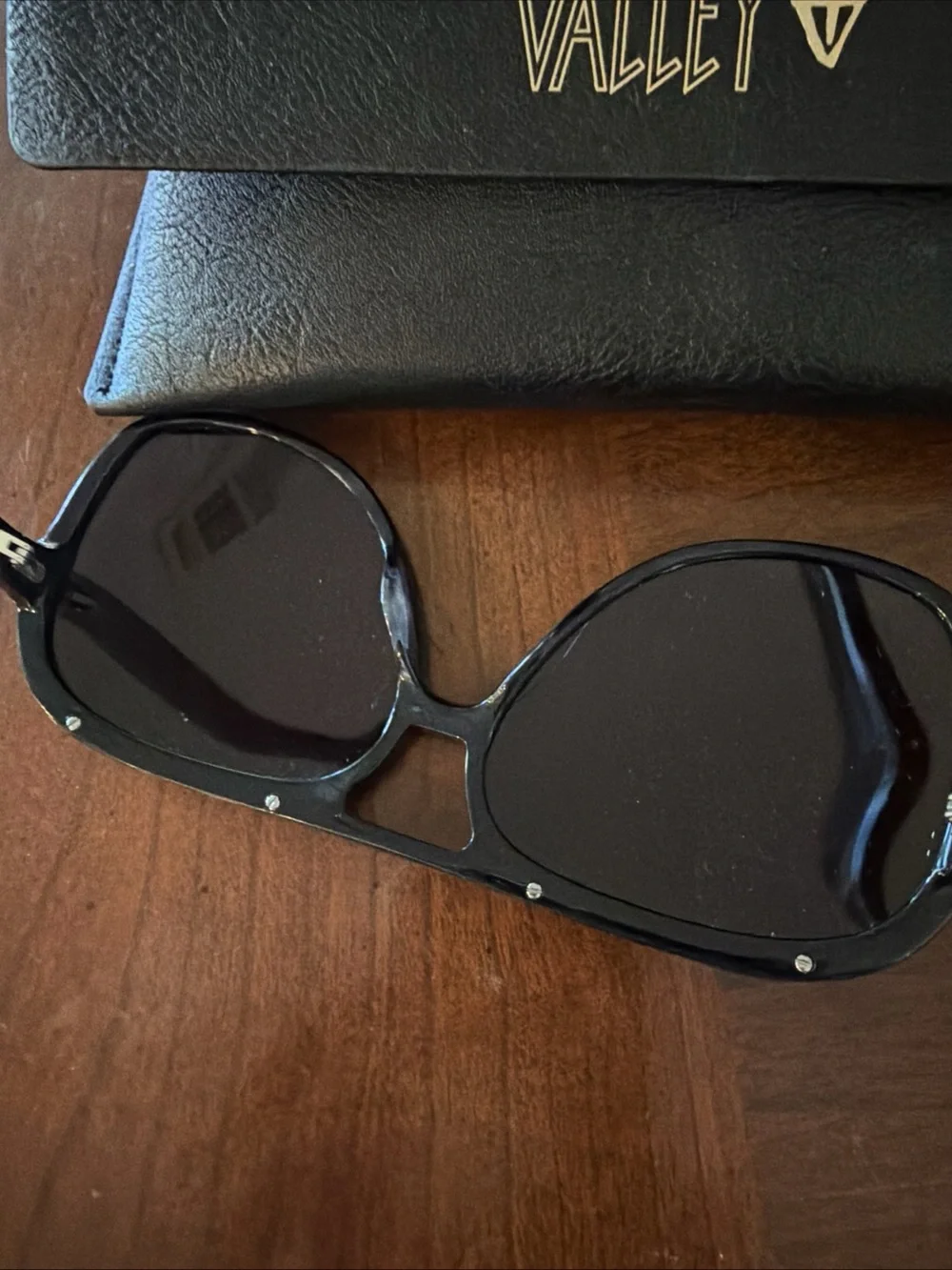 Valley Eyewear BING Sunglasses with Black Case